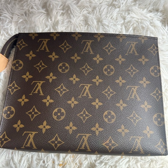Louis Vuitton Monogram Toiletry Pouch 26 - Picture 2 of 5